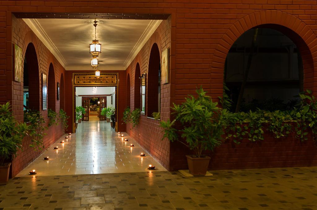 Great Trails Riverview Thanjavur By Grt Hotels Exteriör bild