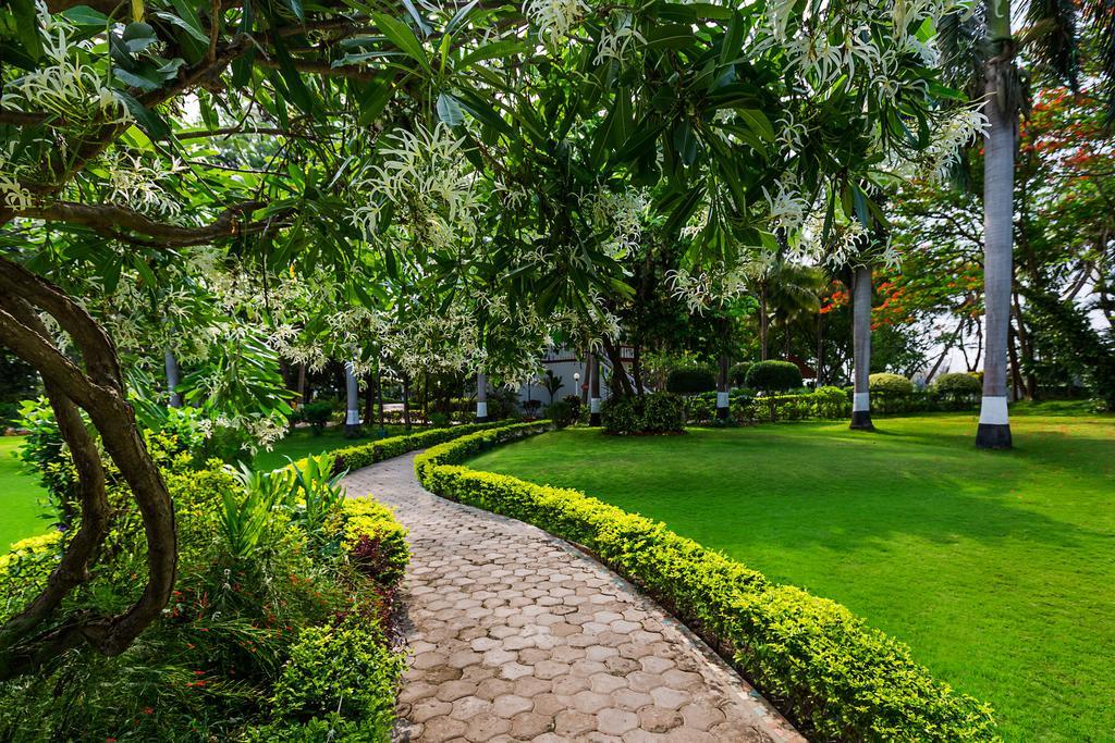 Great Trails Riverview Thanjavur By Grt Hotels Exteriör bild